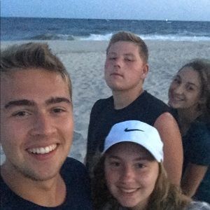 Meet your Posher, Thomas